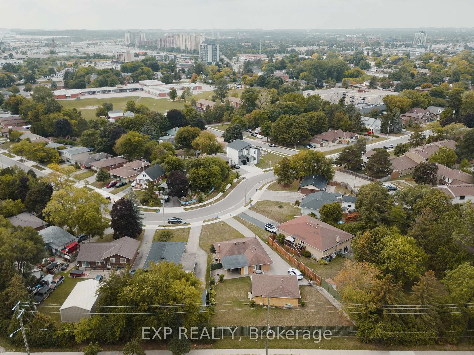 Photo 23 of 310 Southill Drive, Kitchener, Chicopee/Freeport — HOMEH