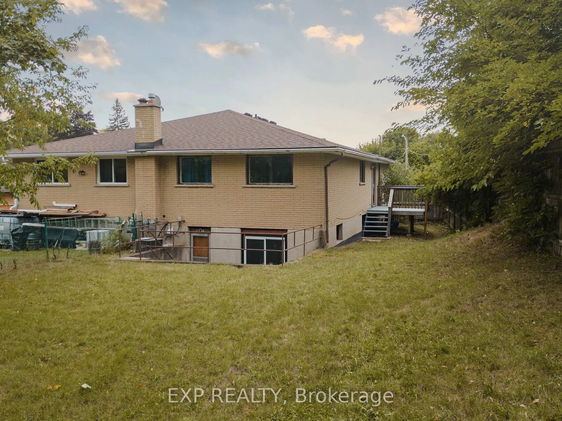 Photo 24 of 310 Southill Drive, Kitchener, Chicopee/Freeport — HOMEH