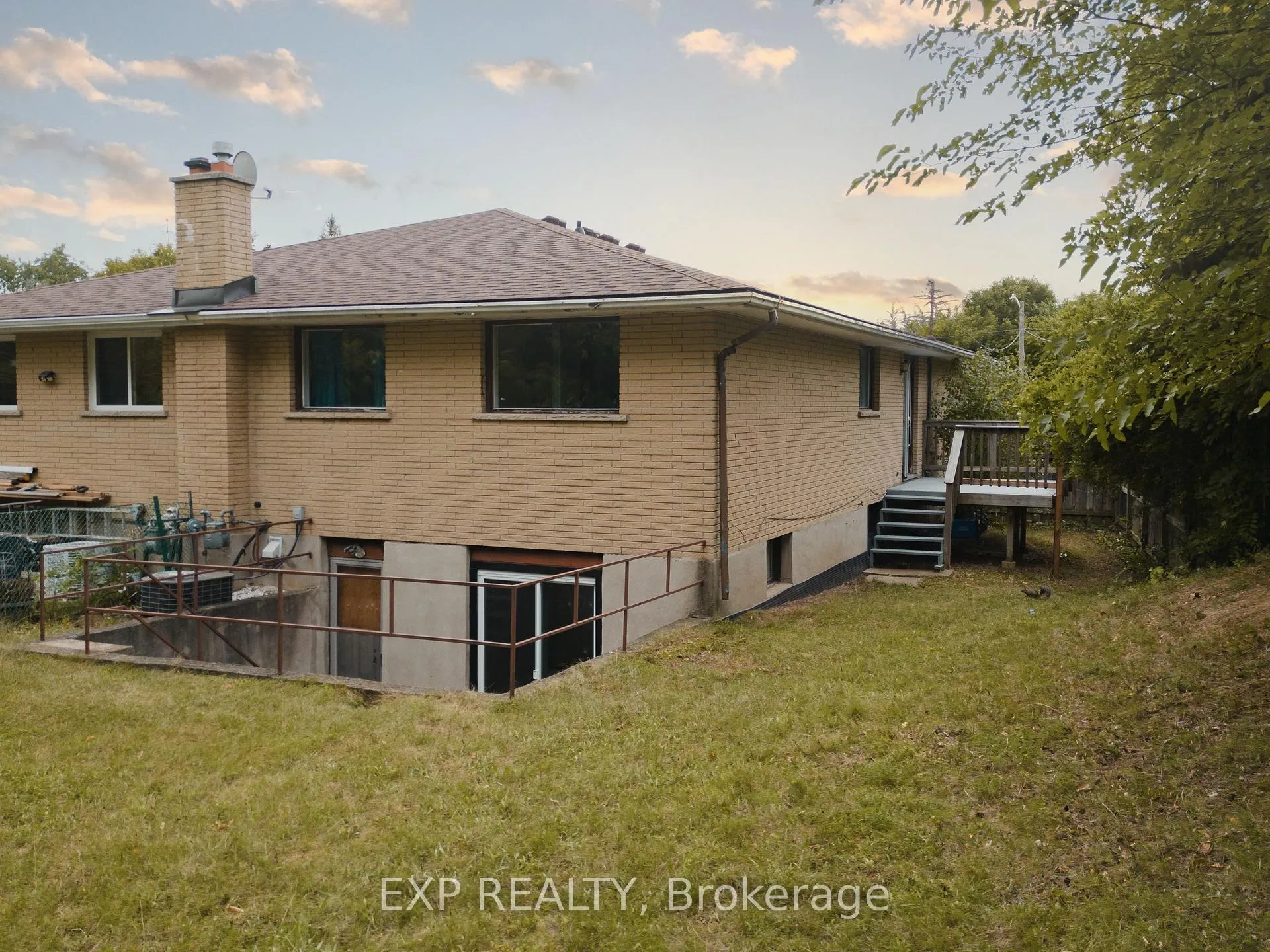 Photo 25 of 310 Southill Drive, Kitchener, Chicopee/Freeport — HOMEH