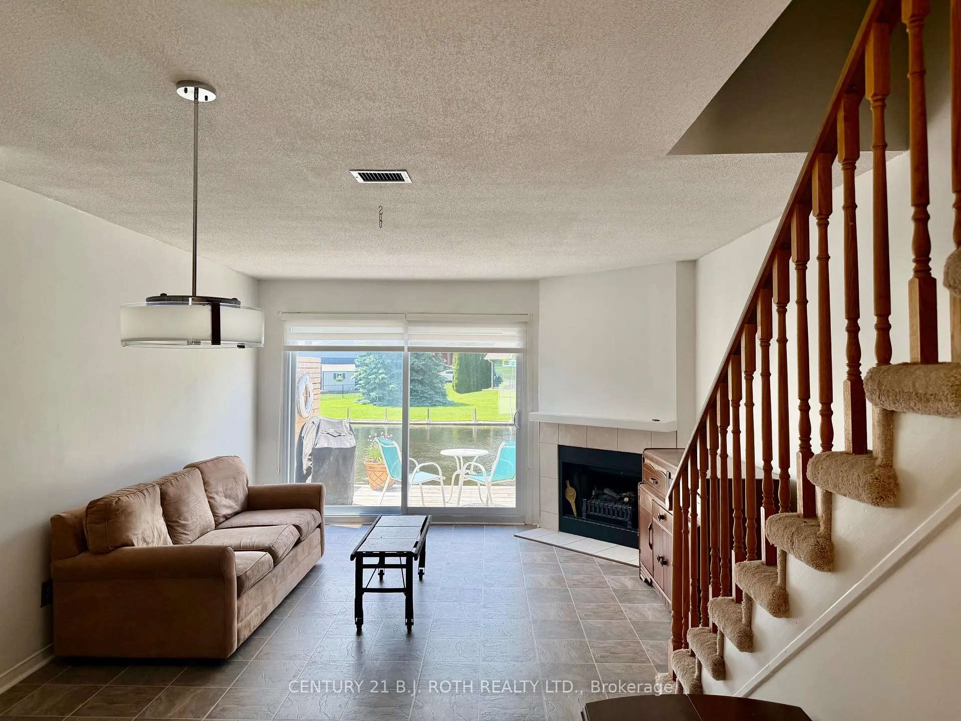 Photo 8 of Unit 2, 2 Laguna Parkway, Ramara, Brechin — HOMEH
