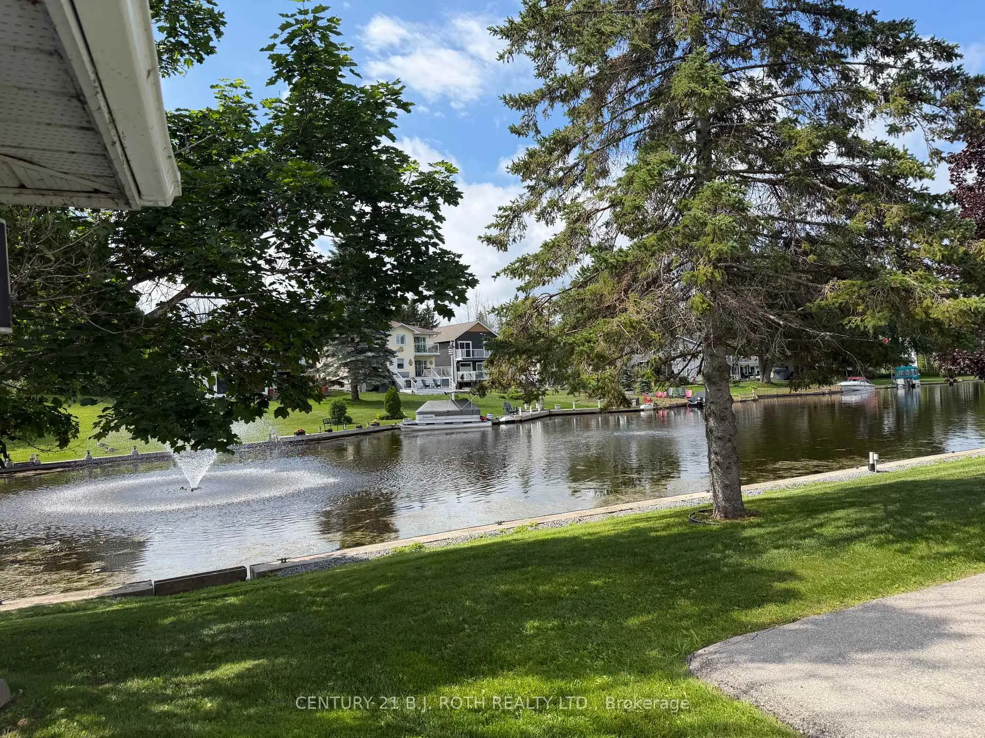 Photo 15 of Unit 2, 2 Laguna Parkway, Ramara, Brechin — HOMEH