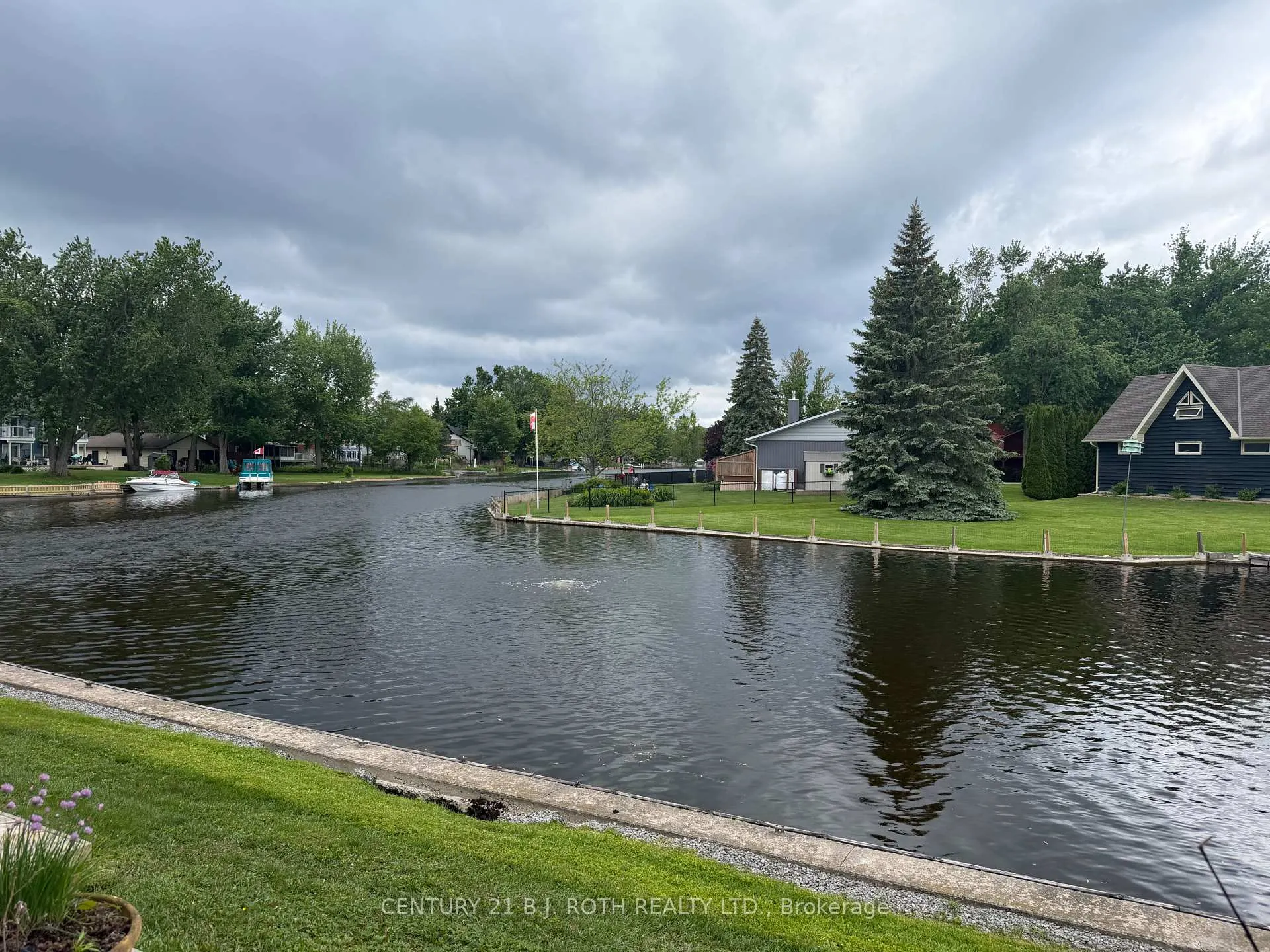 Photo 19 of Unit 2, 2 Laguna Parkway, Ramara, Brechin — HOMEH