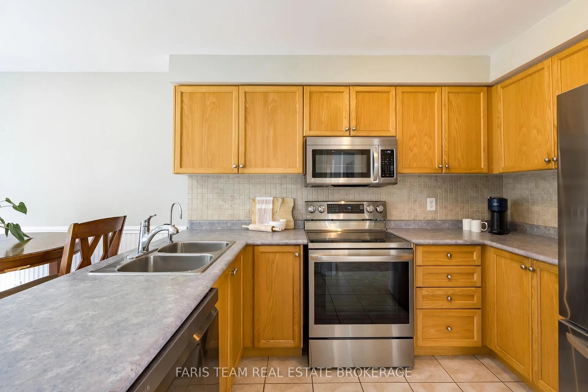 Photo 7 of 54 Bird Street, Barrie, Edgehill Drive — HOMEH