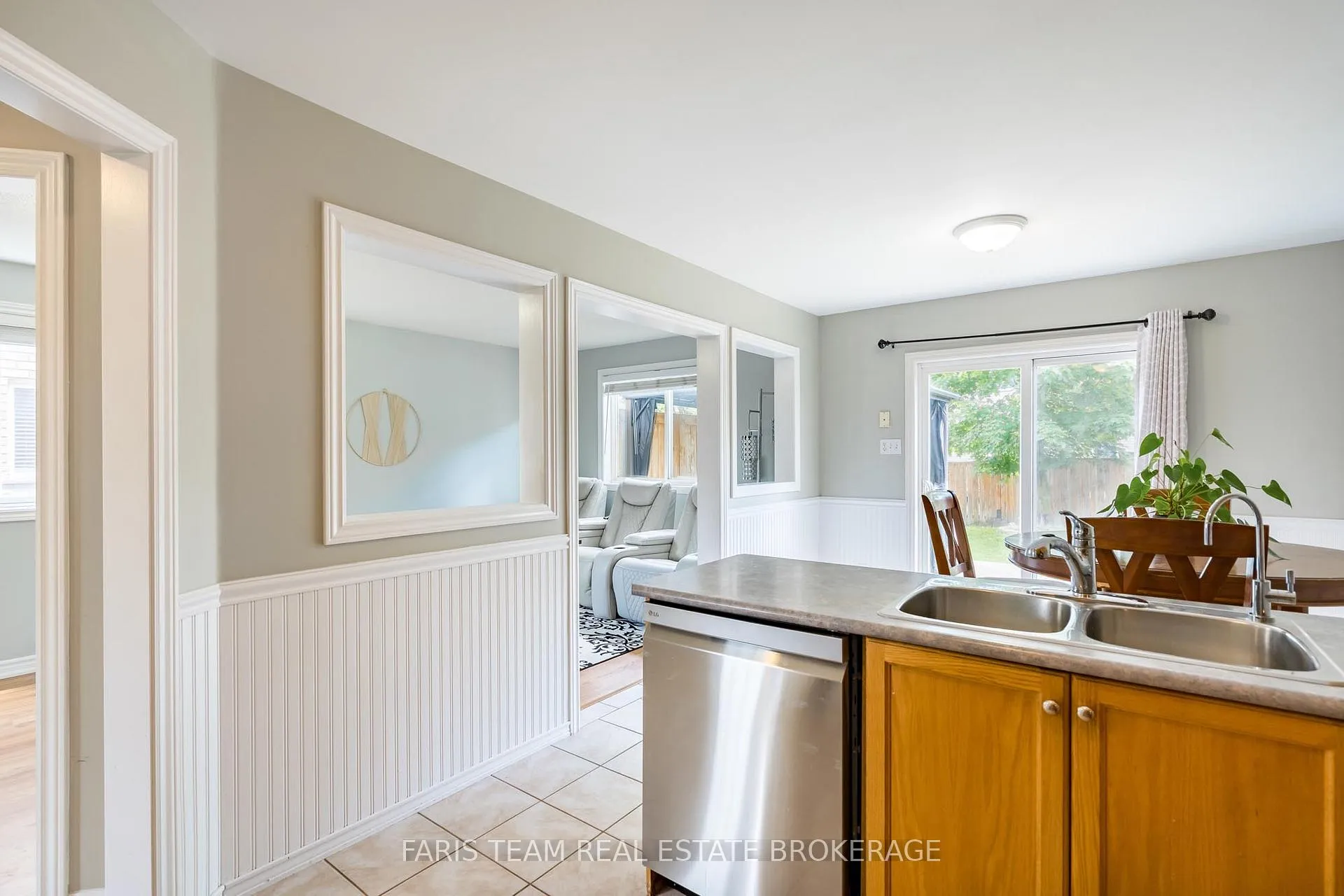 Photo 9 of 54 Bird Street, Barrie, Edgehill Drive — HOMEH