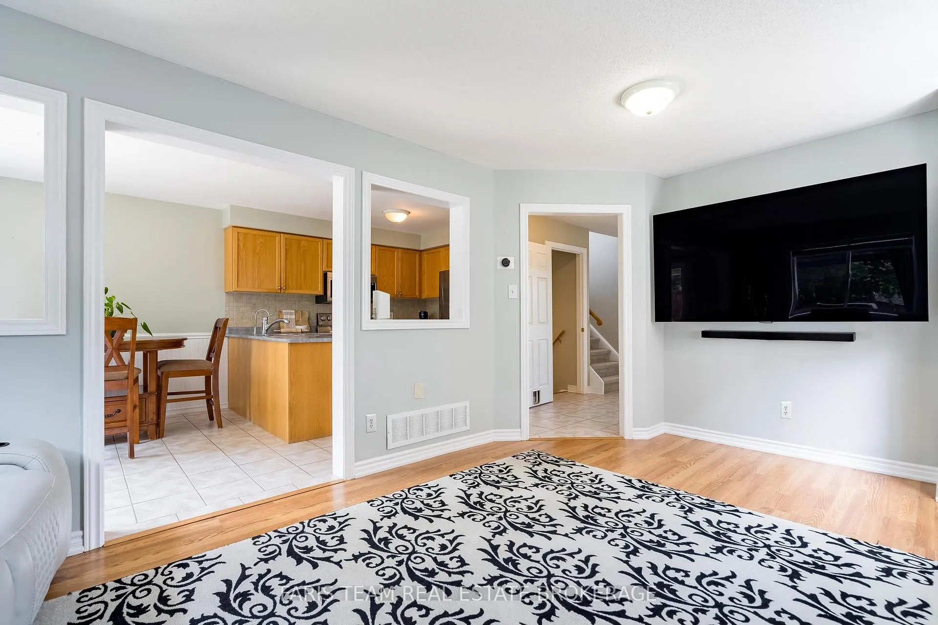Photo 14 of 54 Bird Street, Barrie, Edgehill Drive — HOMEH