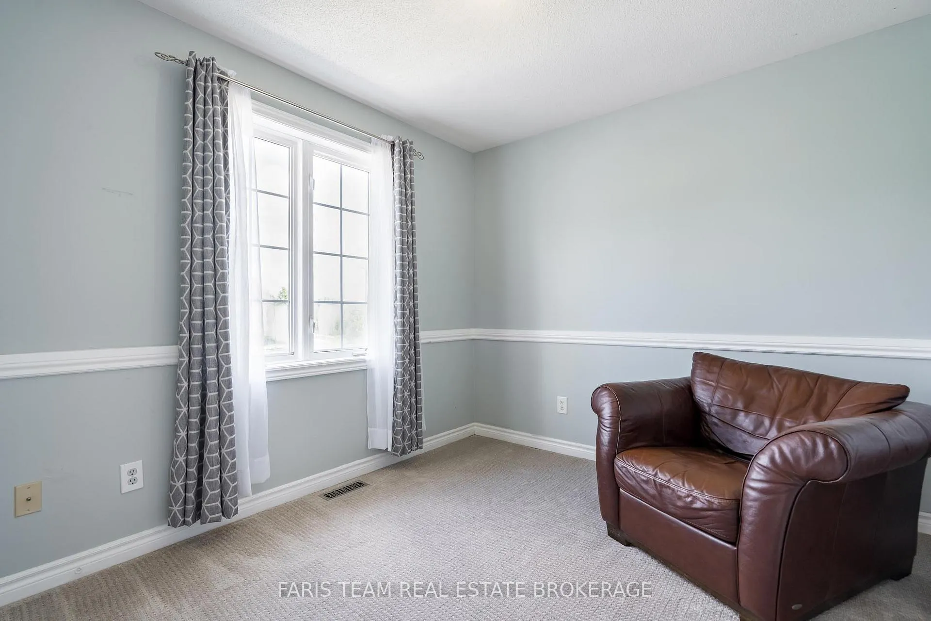 Photo 19 of 54 Bird Street, Barrie, Edgehill Drive — HOMEH