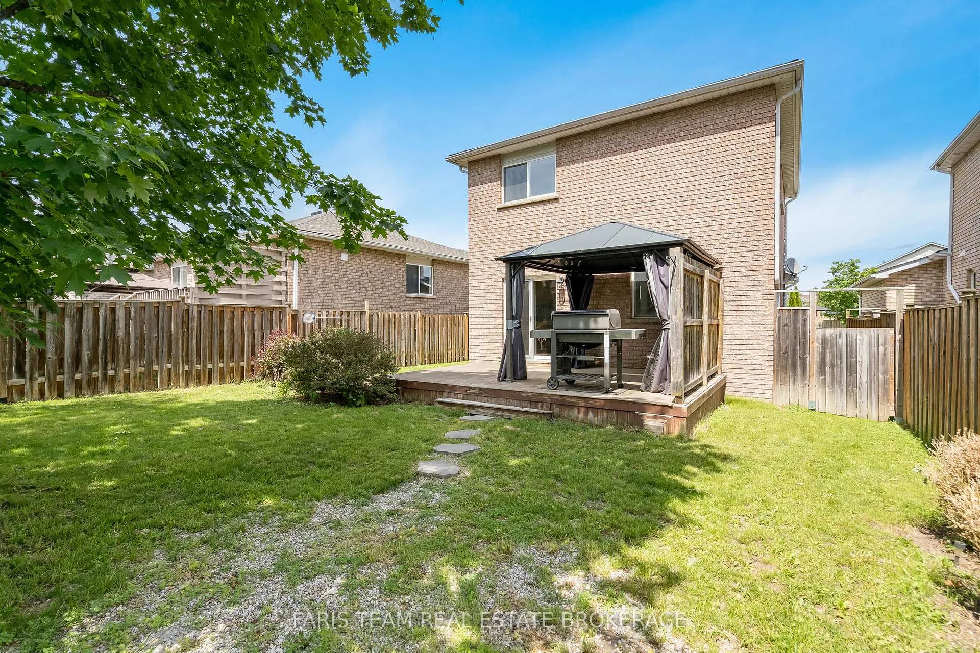 Photo 30 of 54 Bird Street, Barrie, Edgehill Drive — HOMEH