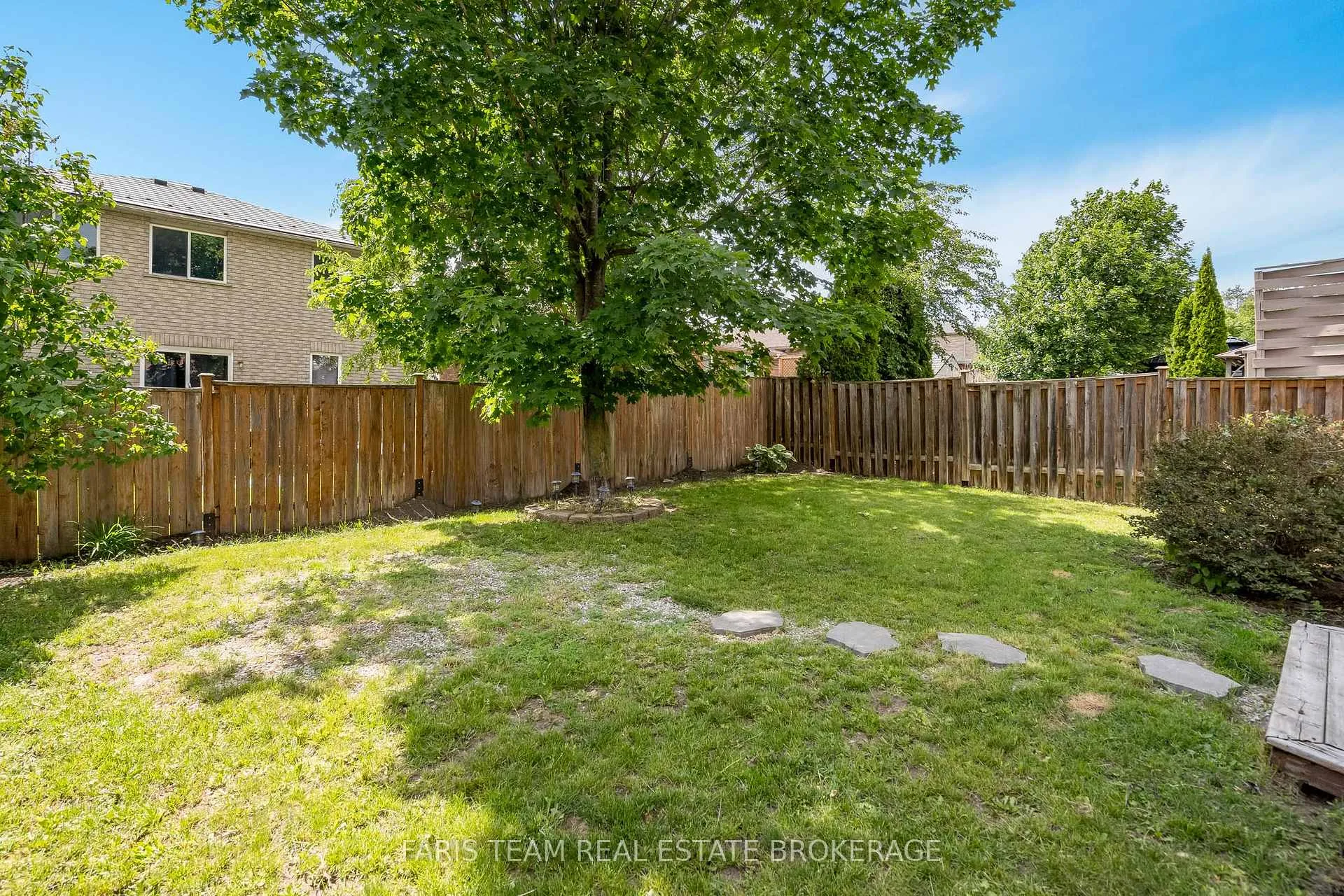 Photo 31 of 54 Bird Street, Barrie, Edgehill Drive — HOMEH