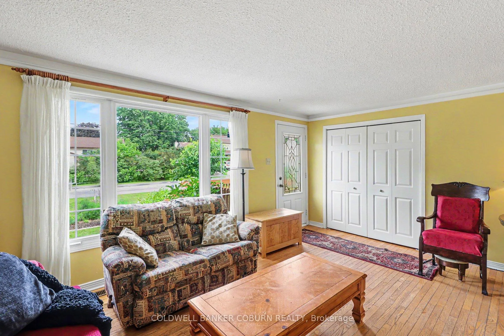 Photo 3 of 22 Thompson Road, North Dundas, Chesterville — HOMEH