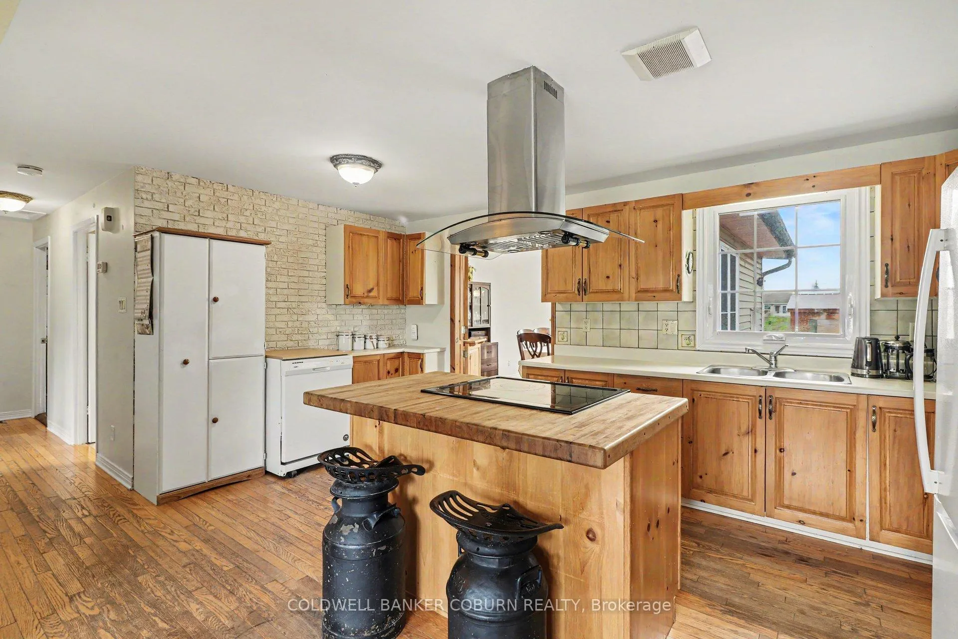 Photo 9 of 22 Thompson Road, North Dundas, Chesterville — HOMEH