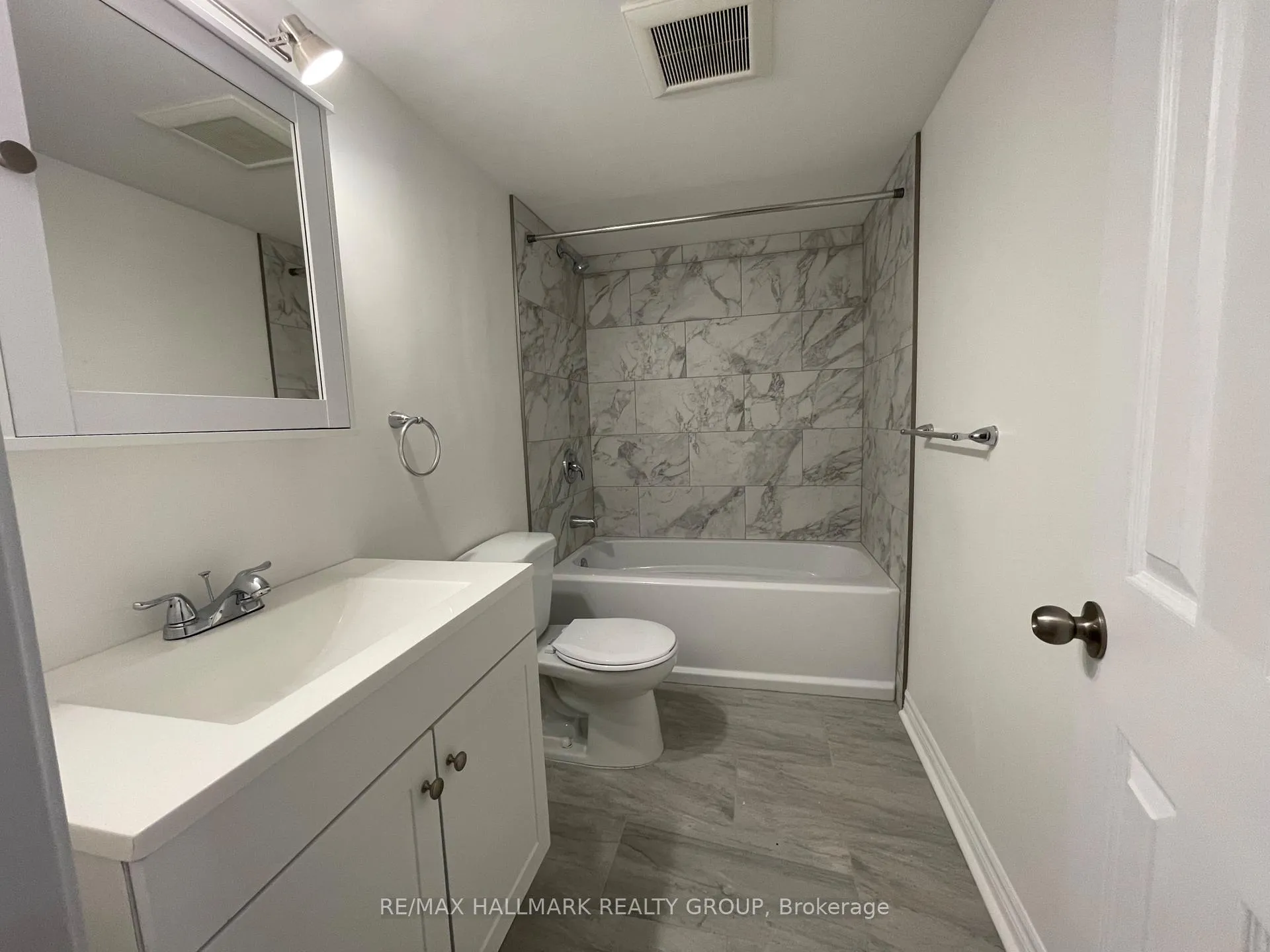 Photo 10 of 88 Hillcrest Drive, Brockville, Brockville — HOMEH