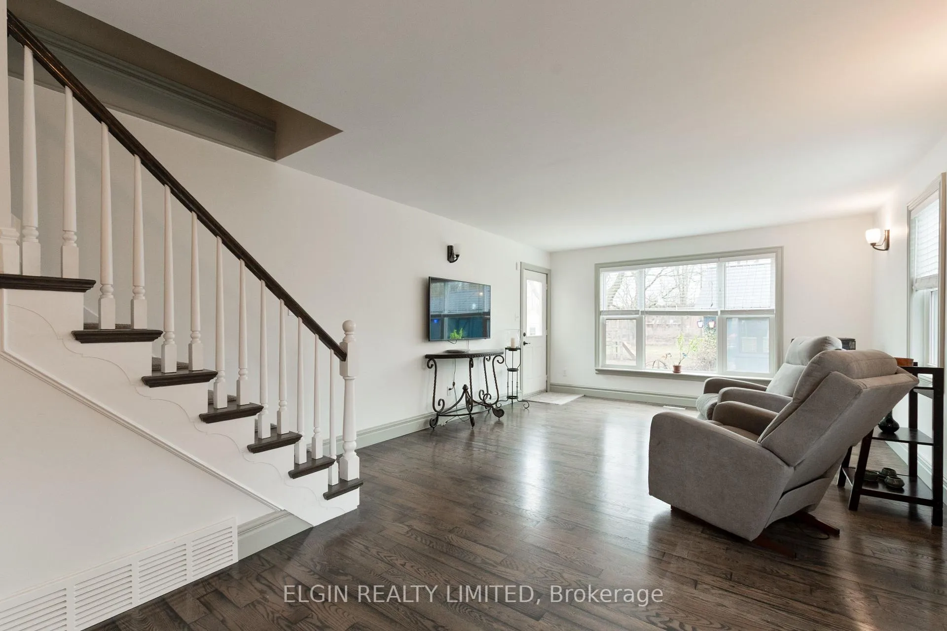 Photo 6 of 219 Sunset Drive, St. Thomas — HOMEH