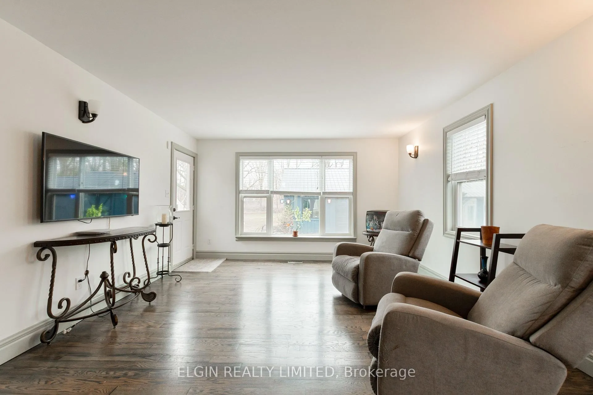 Photo 7 of 219 Sunset Drive, St. Thomas — HOMEH
