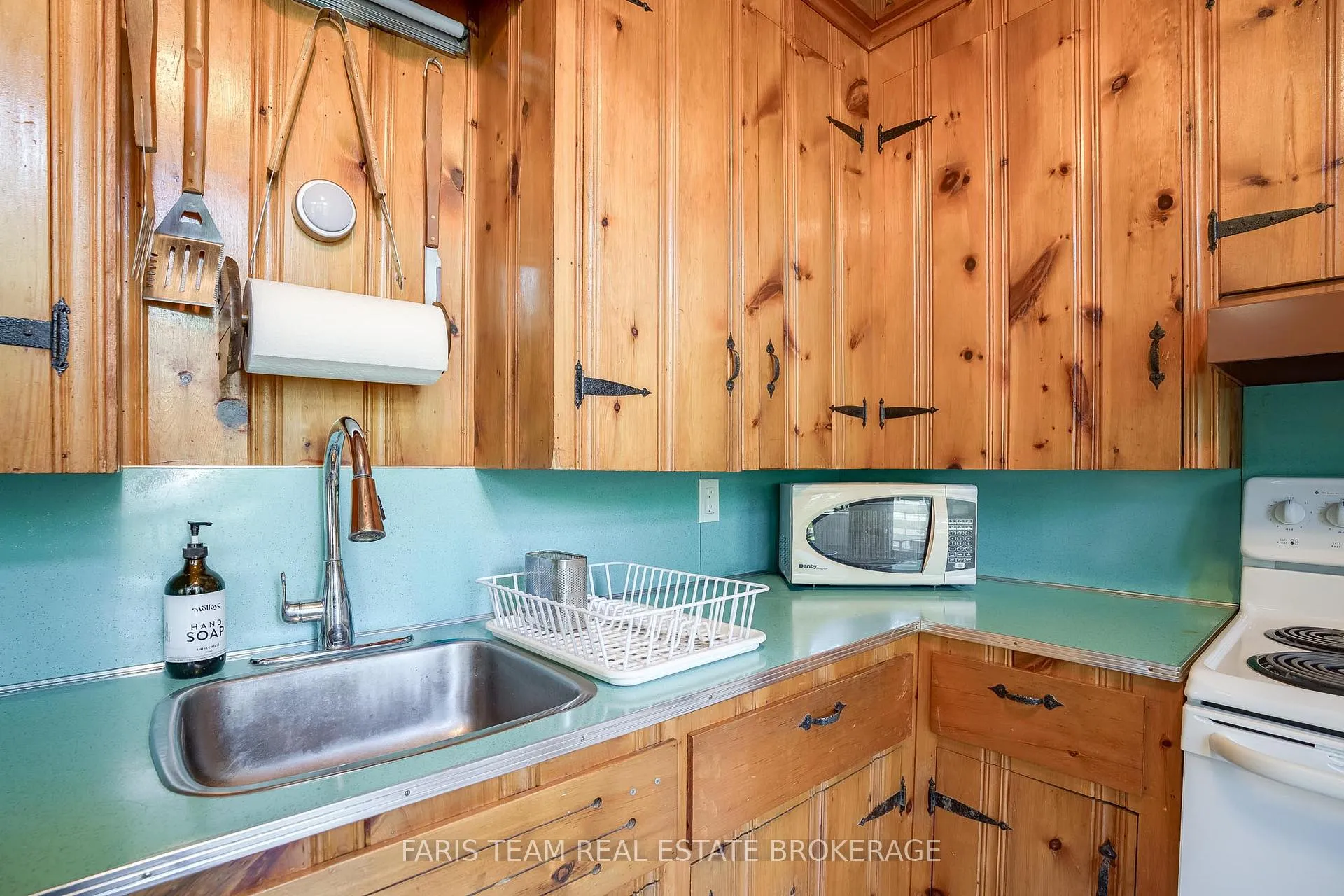 Photo 10 of 34 Quesnelle Drive, Tiny, Rural Tiny — HOMEH
