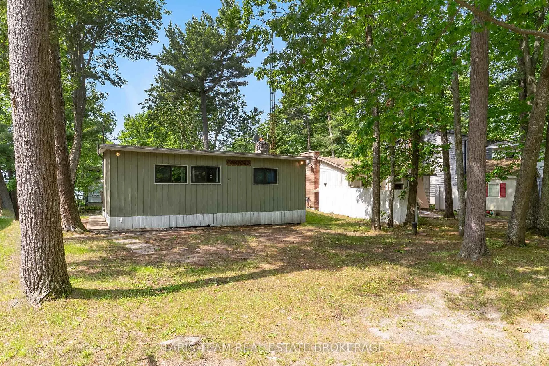 Photo 25 of 34 Quesnelle Drive, Tiny, Rural Tiny — HOMEH