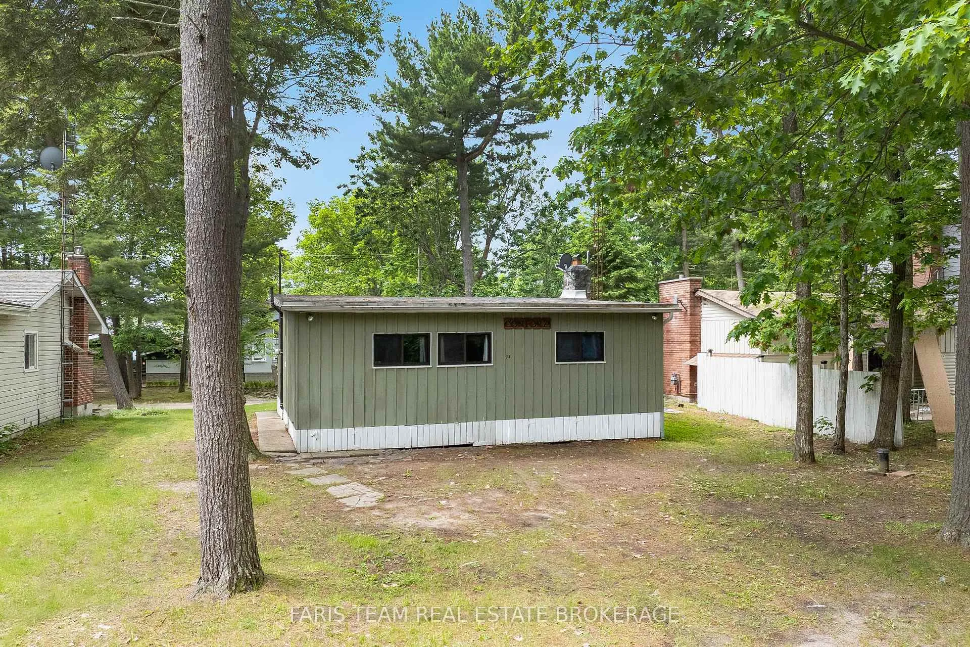 Photo 26 of 34 Quesnelle Drive, Tiny, Rural Tiny — HOMEH