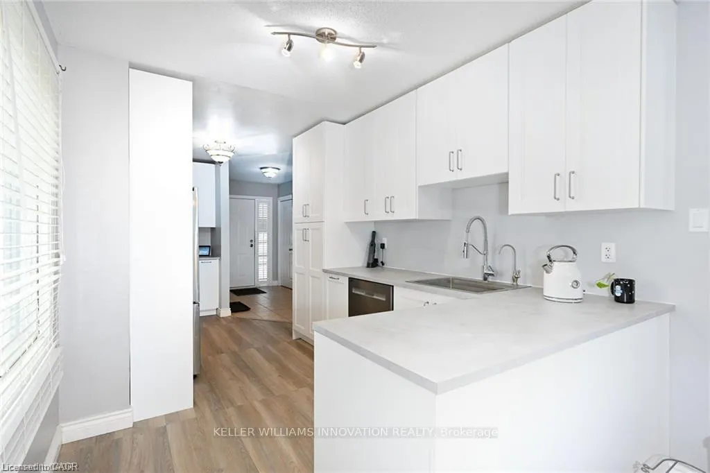 Photo 5 of 8 Buss Court, Thorold, Confederation Heights — HOMEH