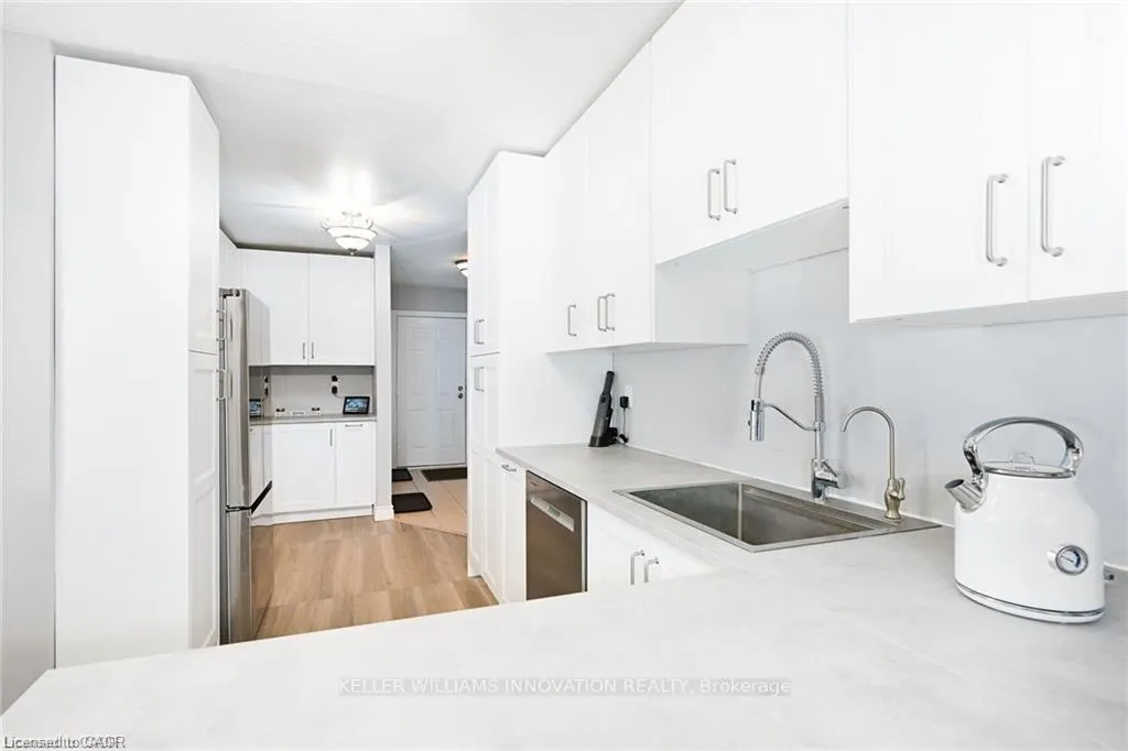 Photo 6 of 8 Buss Court, Thorold, Confederation Heights — HOMEH