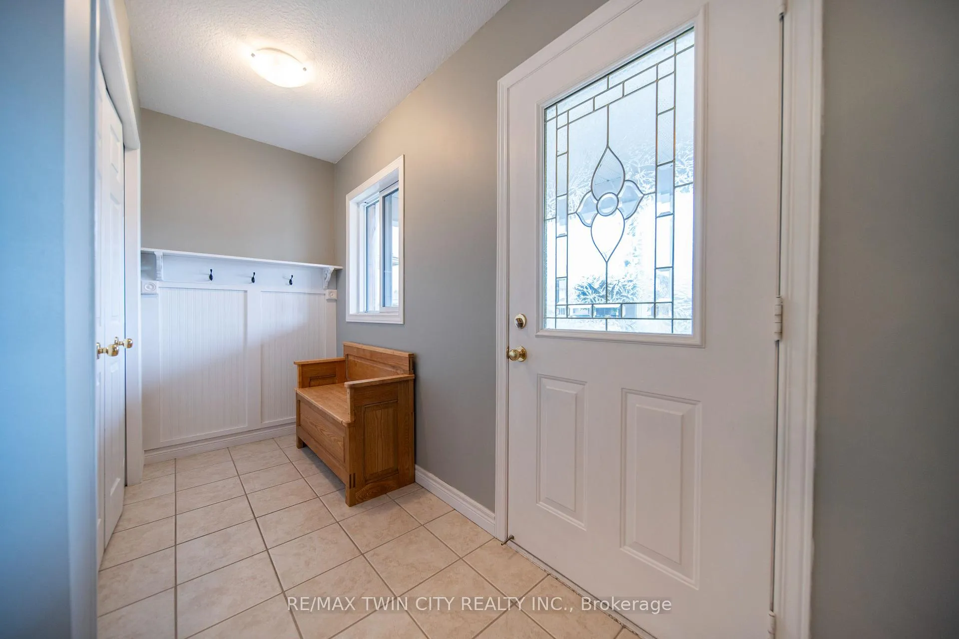 Photo 4 of 12 Stiefelmeyer Crescent, Wilmot — HOMEH