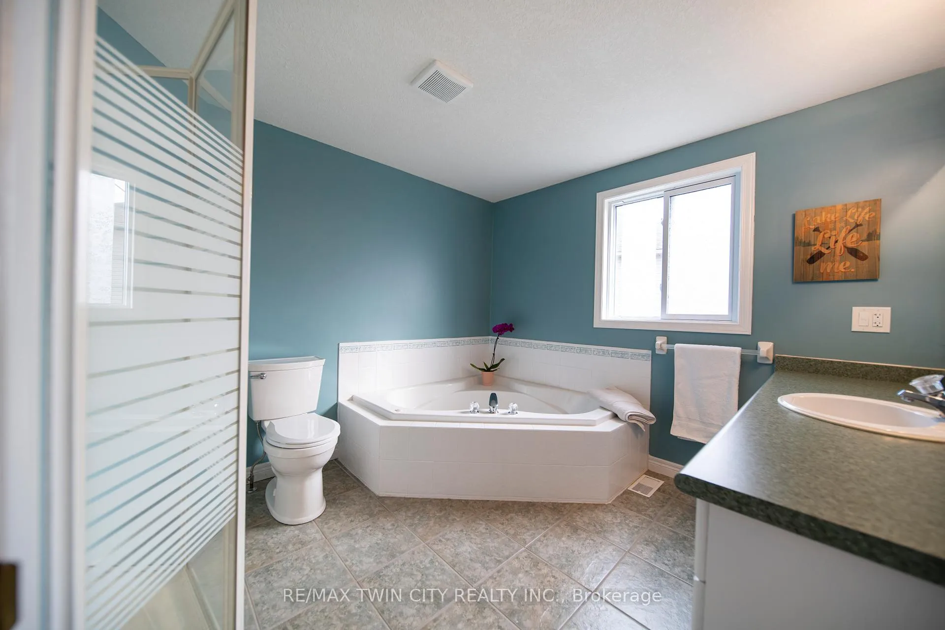 Photo 28 of 12 Stiefelmeyer Crescent, Wilmot — HOMEH