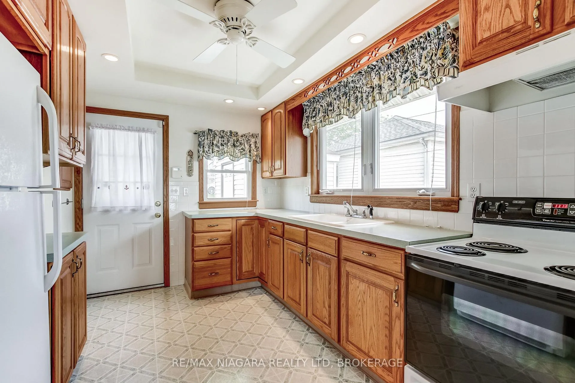 Photo 13 of 12893 Old Lakeshore Road, Wainfleet, Lakeshore — HOMEH