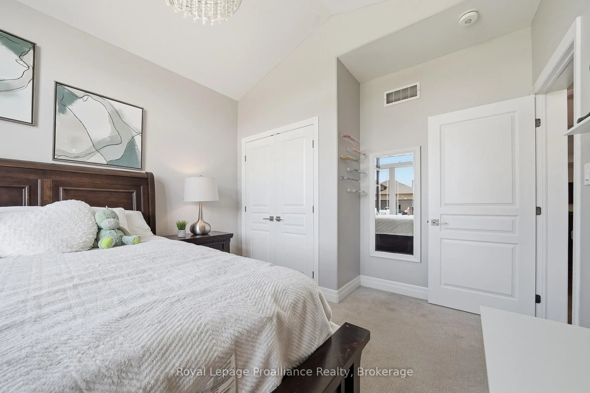 Photo 6 of 5 Bel Air Crescent, Quinte West, Murray Ward — HOMEH
