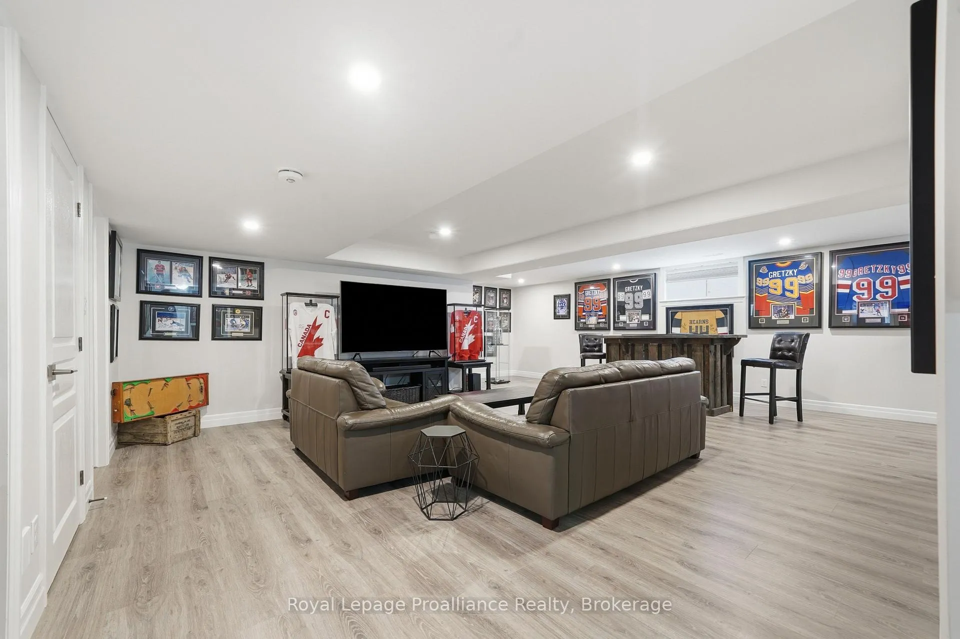 Photo 25 of 5 Bel Air Crescent, Quinte West, Murray Ward — HOMEH