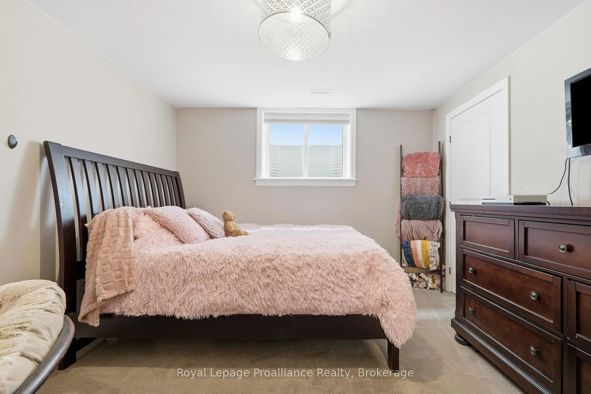 Photo 32 of 5 Bel Air Crescent, Quinte West, Murray Ward — HOMEH
