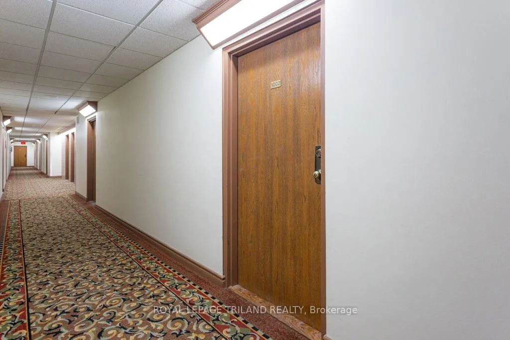 Photo 4 of Unit 1002, 55 Green Valley Drive, Kitchener, Pioneer Park — HOMEH