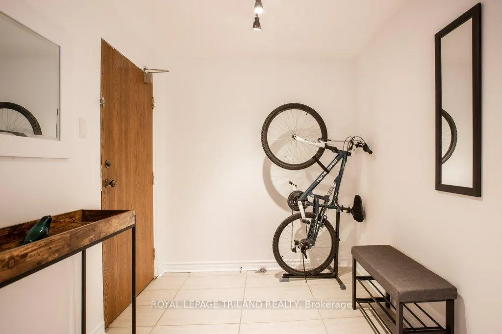 Photo 6 of Unit 1002, 55 Green Valley Drive, Kitchener, Pioneer Park — HOMEH