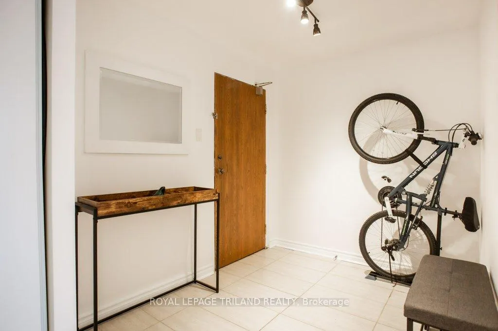 Photo 8 of Unit 1002, 55 Green Valley Drive, Kitchener, Pioneer Park — HOMEH