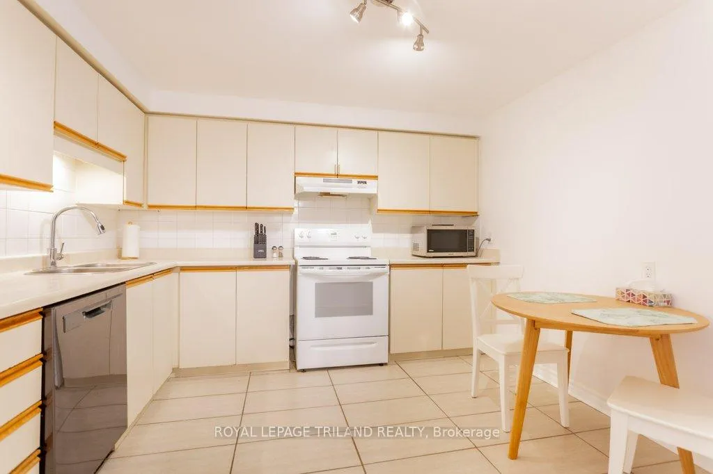 Photo 14 of Unit 1002, 55 Green Valley Drive, Kitchener, Pioneer Park — HOMEH