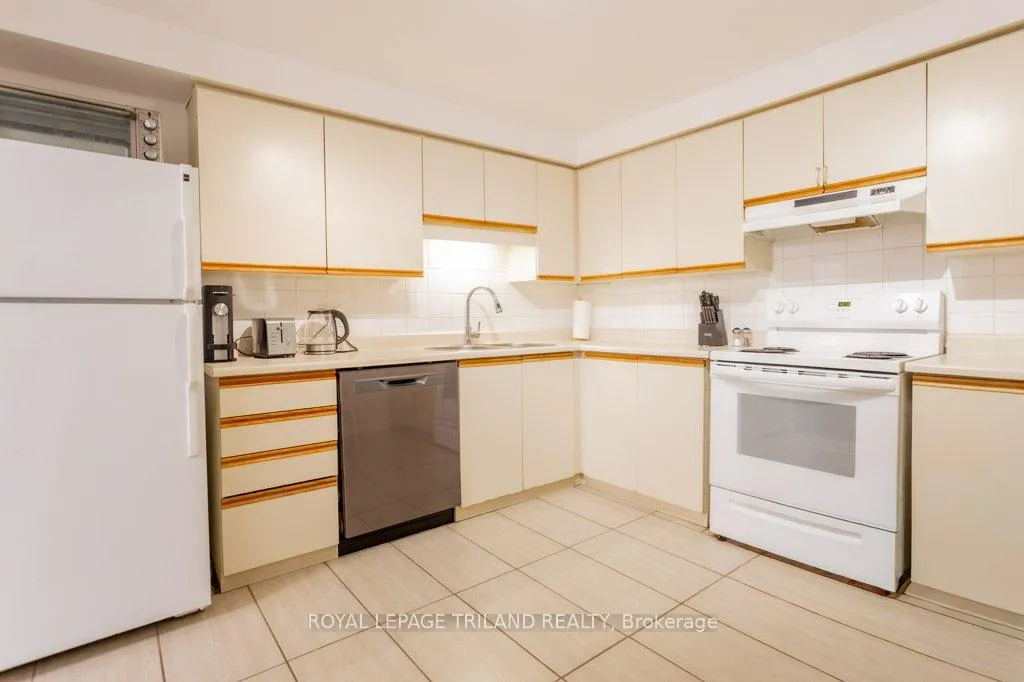 Photo 15 of Unit 1002, 55 Green Valley Drive, Kitchener, Pioneer Park — HOMEH