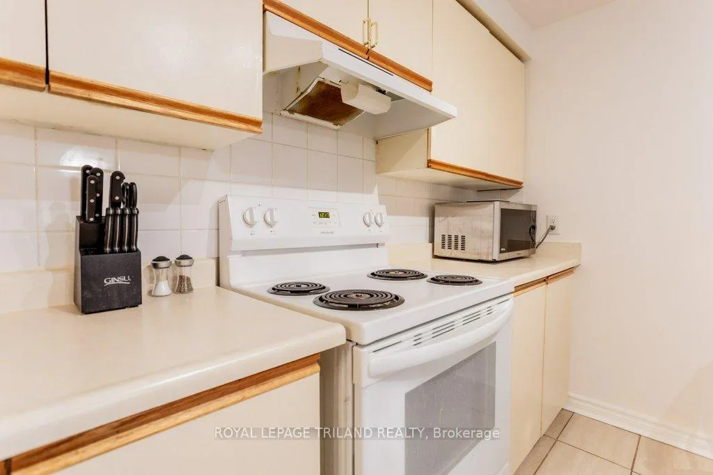 Photo 18 of Unit 1002, 55 Green Valley Drive, Kitchener, Pioneer Park — HOMEH
