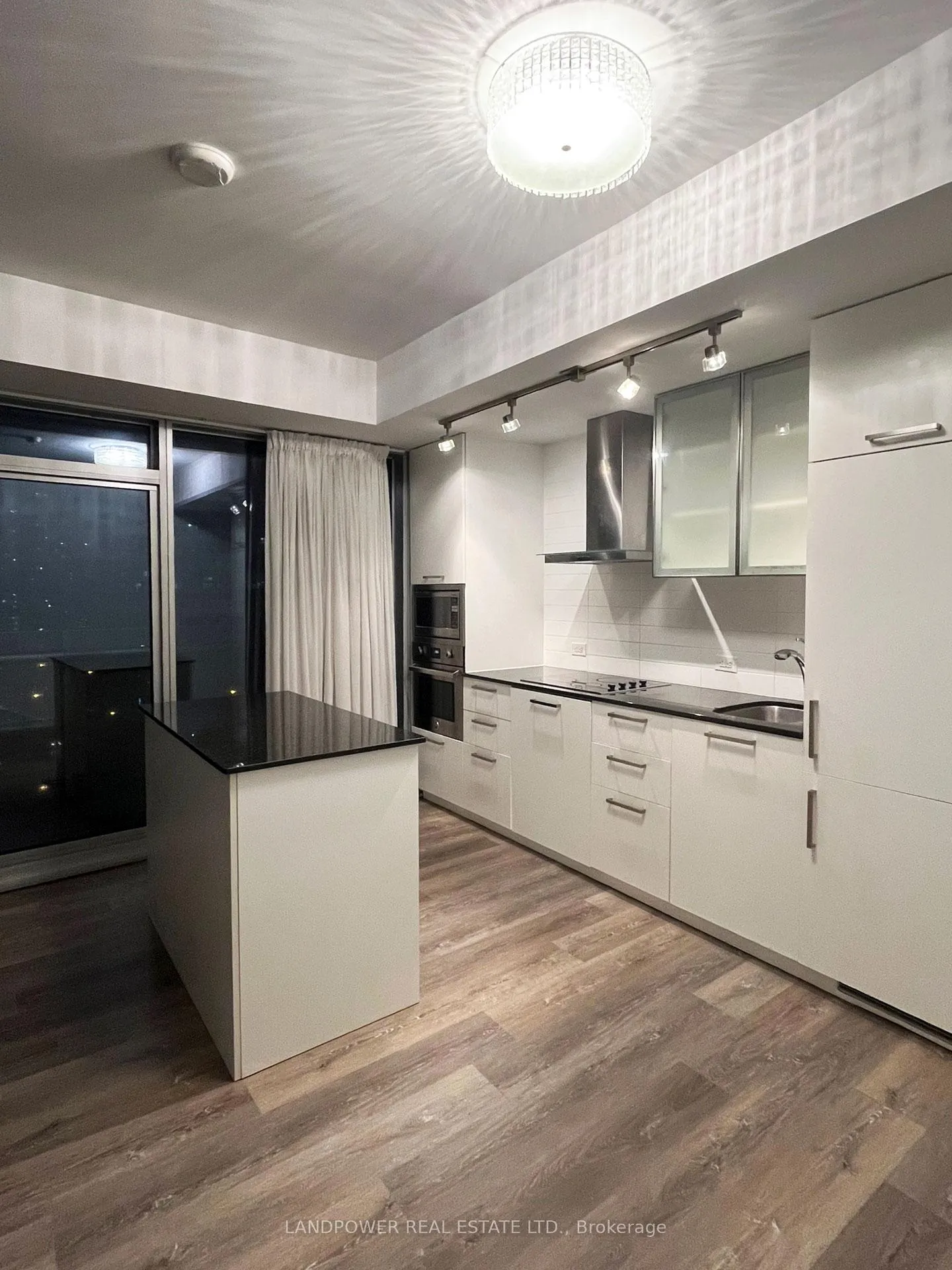 Photo 1 of Unit 1010, 12 York Street, Toronto, Waterfront Communities — HOMEH