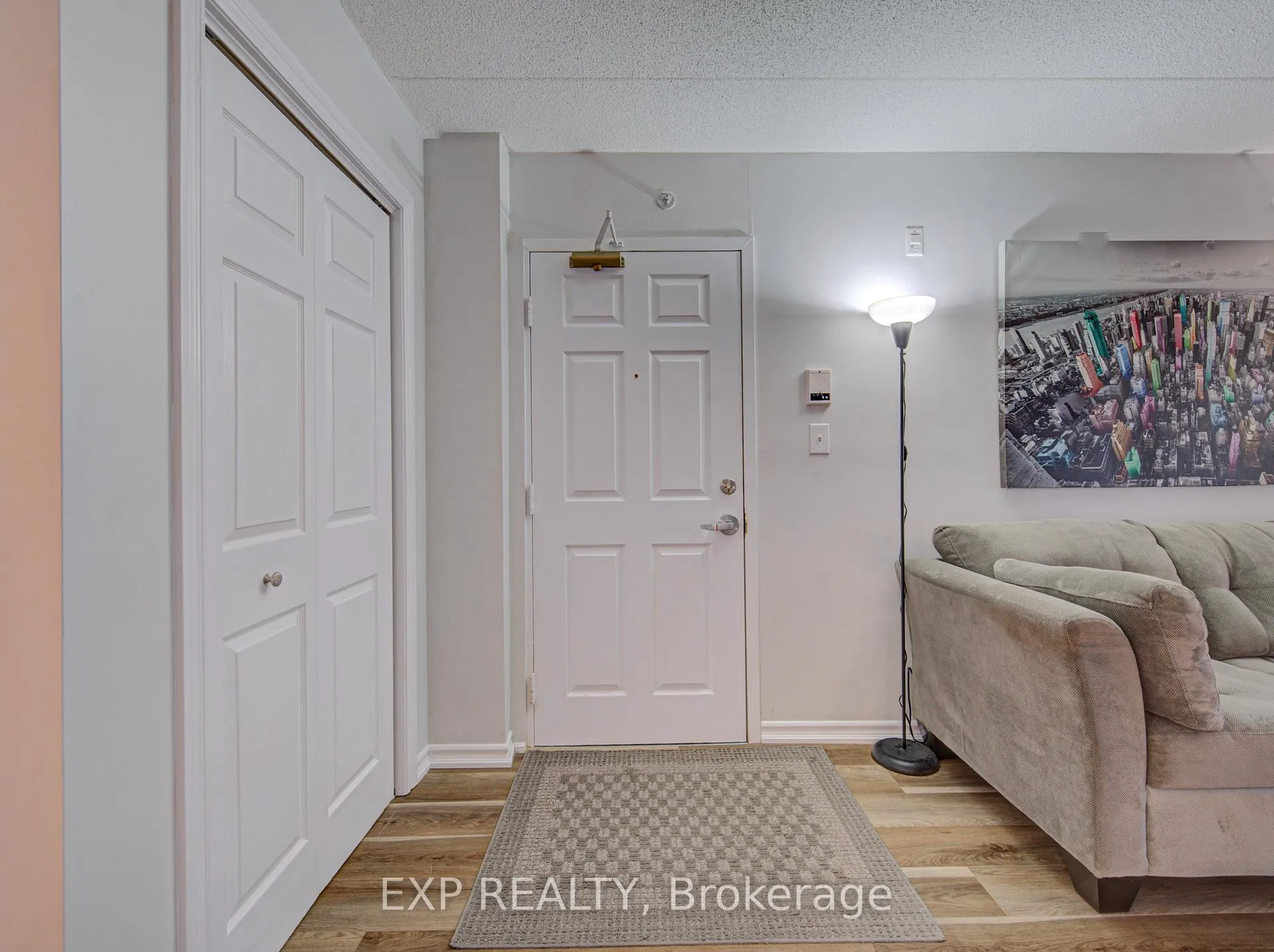 Photo 5 of Unit 106, 1490 Bishops Gate, Oakville, Glen Abbey — HOMEH