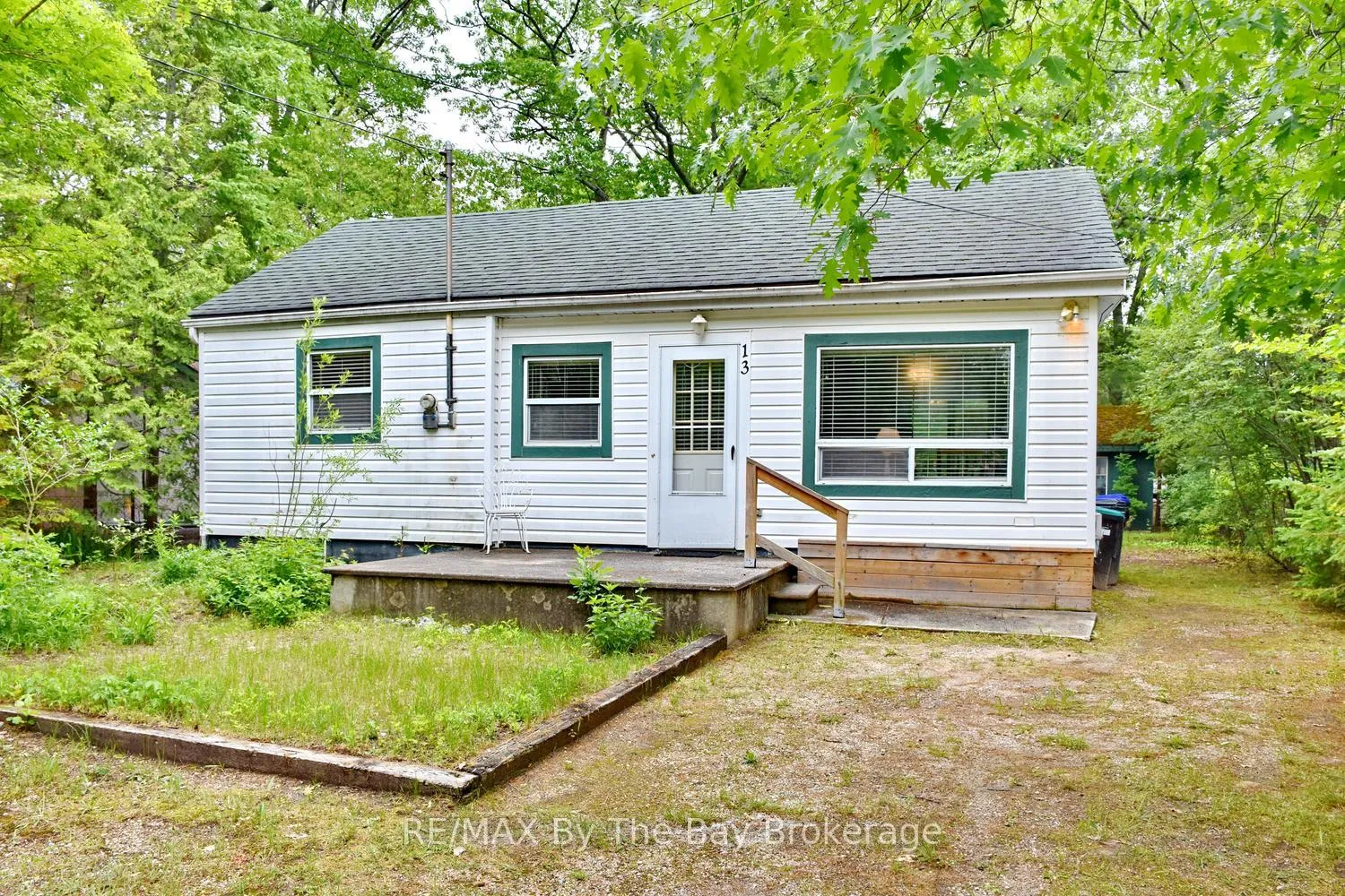 Photo 1 of 13 5th Lane, Wasaga Beach — HOMEH