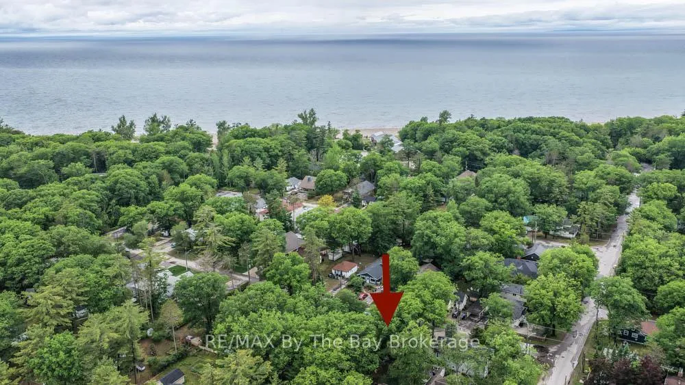Photo 2 of 13 5th Lane, Wasaga Beach — HOMEH