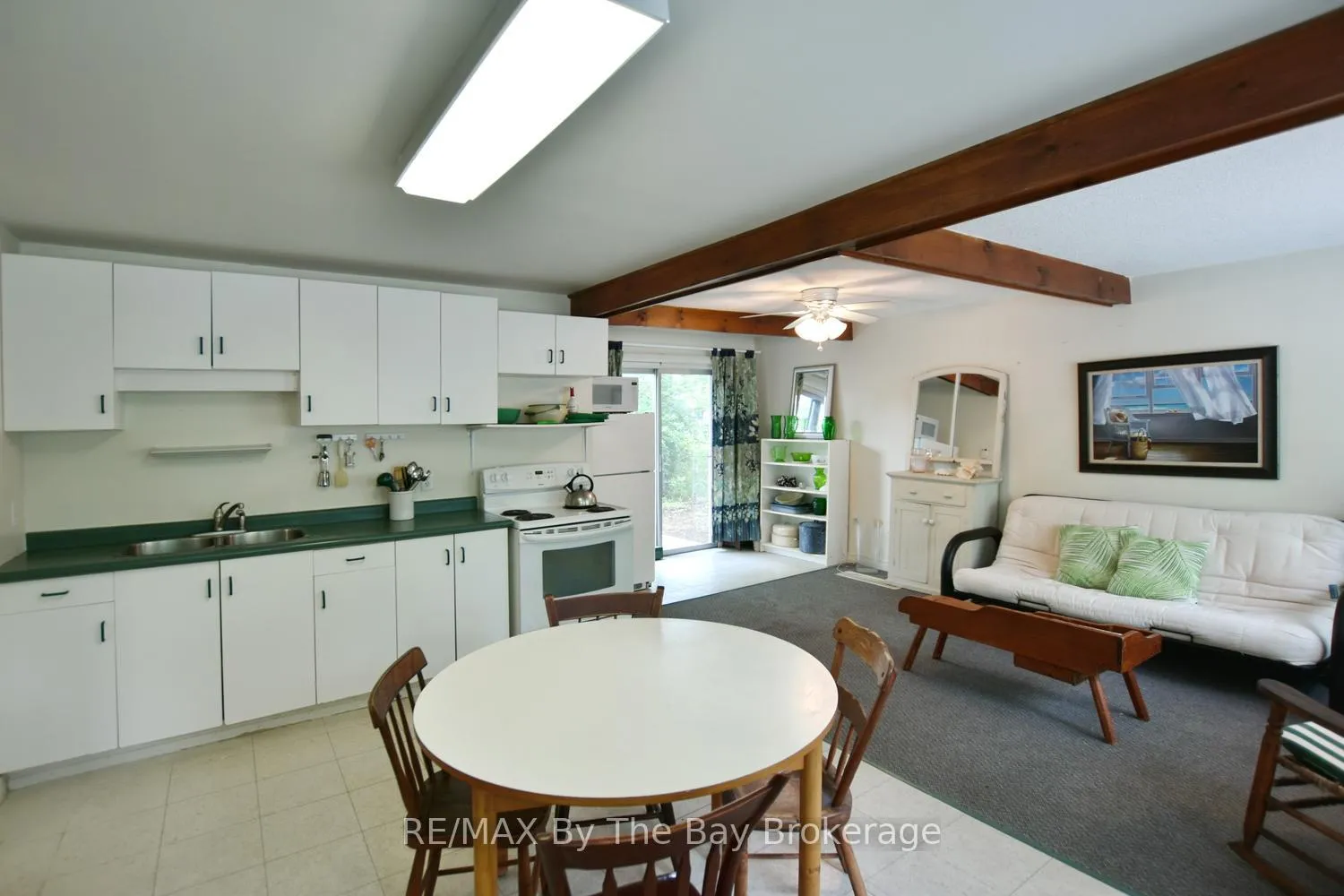 Photo 6 of 13 5th Lane, Wasaga Beach — HOMEH