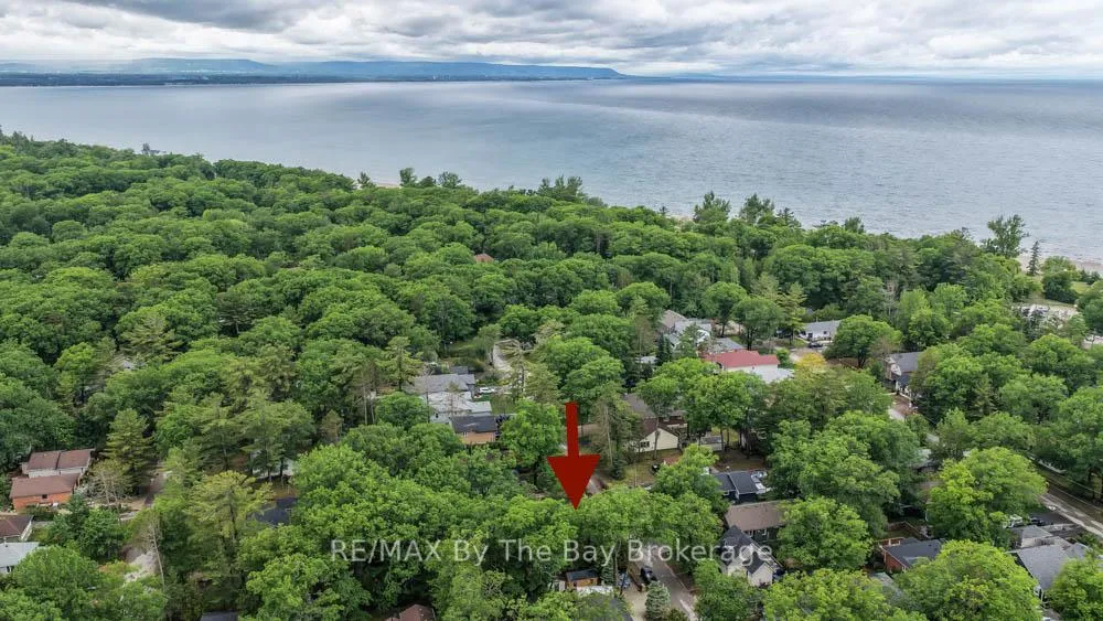 Photo 21 of 13 5th Lane, Wasaga Beach — HOMEH
