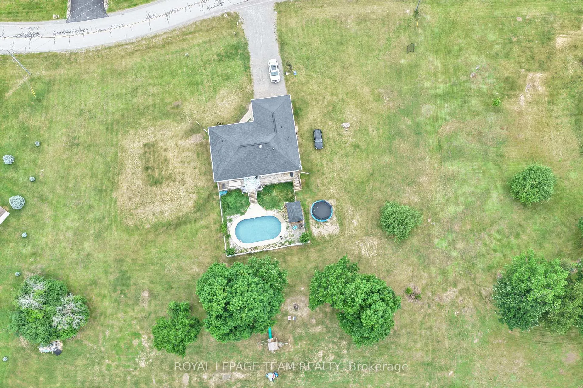 Photo 2 of 281 Bristow Dr, Montague, Montague Twp — HOMEH