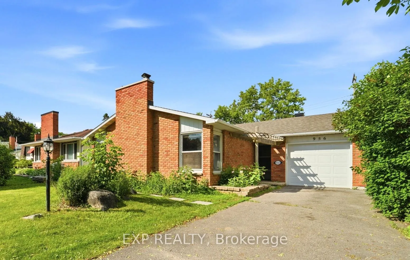 Photo 1 of 956 Gold Crescent, Ottawa, Queensway Terrace North — HOMEH
