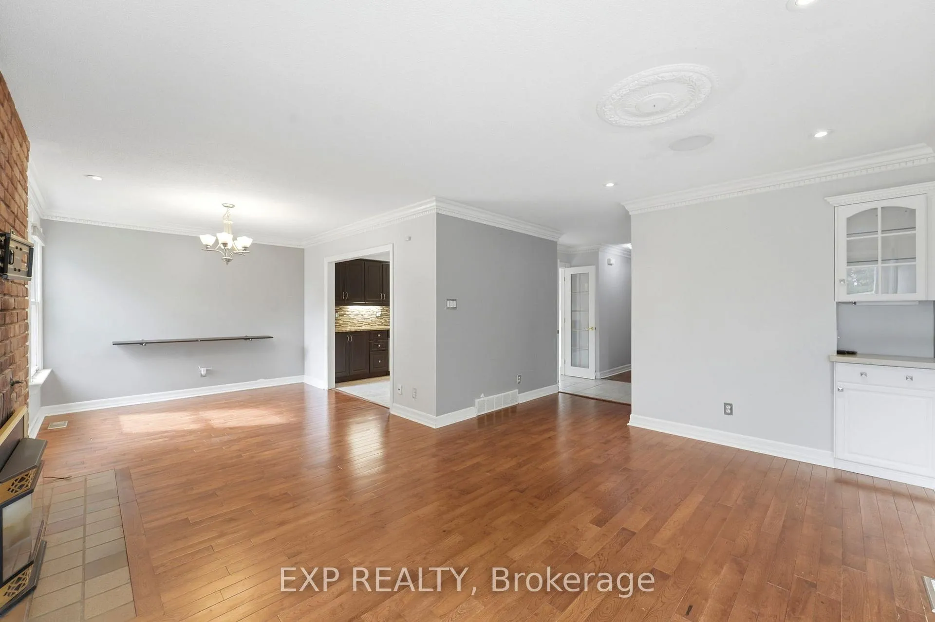 Photo 9 of 956 Gold Crescent, Ottawa, Queensway Terrace North — HOMEH