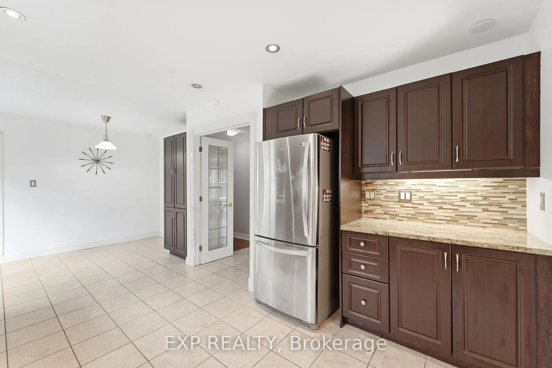Photo 13 of 956 Gold Crescent, Ottawa, Queensway Terrace North — HOMEH