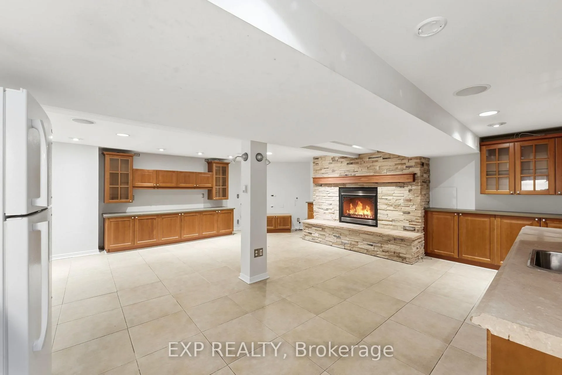 Photo 23 of 956 Gold Crescent, Ottawa, Queensway Terrace North — HOMEH