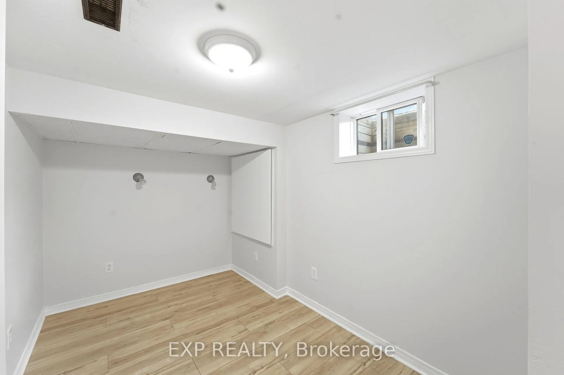Photo 26 of 956 Gold Crescent, Ottawa, Queensway Terrace North — HOMEH