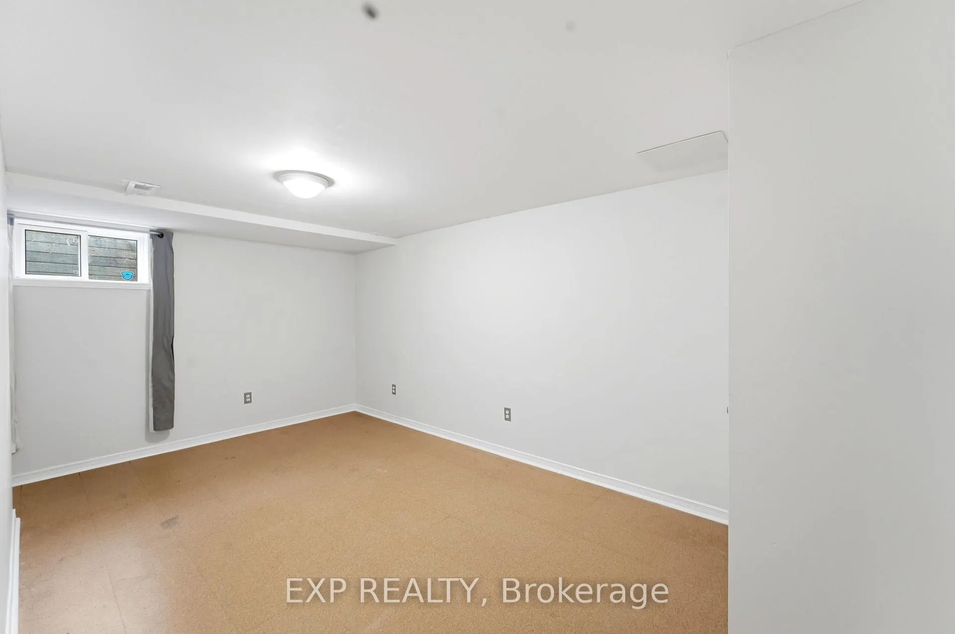 Photo 28 of 956 Gold Crescent, Ottawa, Queensway Terrace North — HOMEH