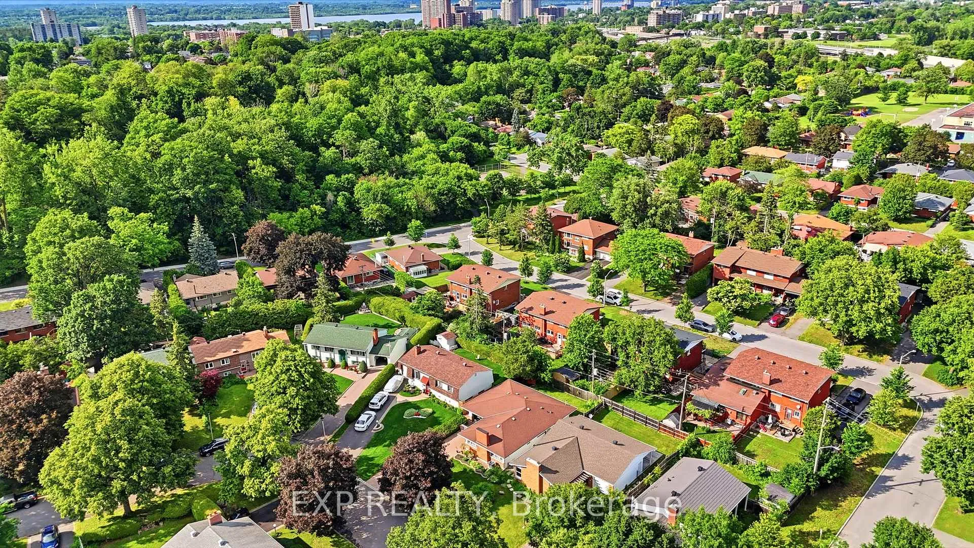 Photo 35 of 956 Gold Crescent, Ottawa, Queensway Terrace North — HOMEH