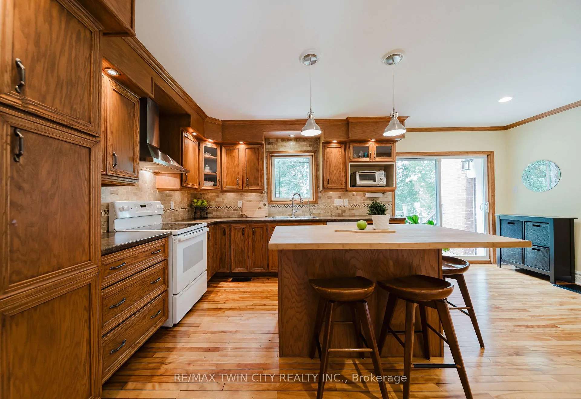 Photo 6 of 2870 Forest Road, Perth East, North Easthope — HOMEH