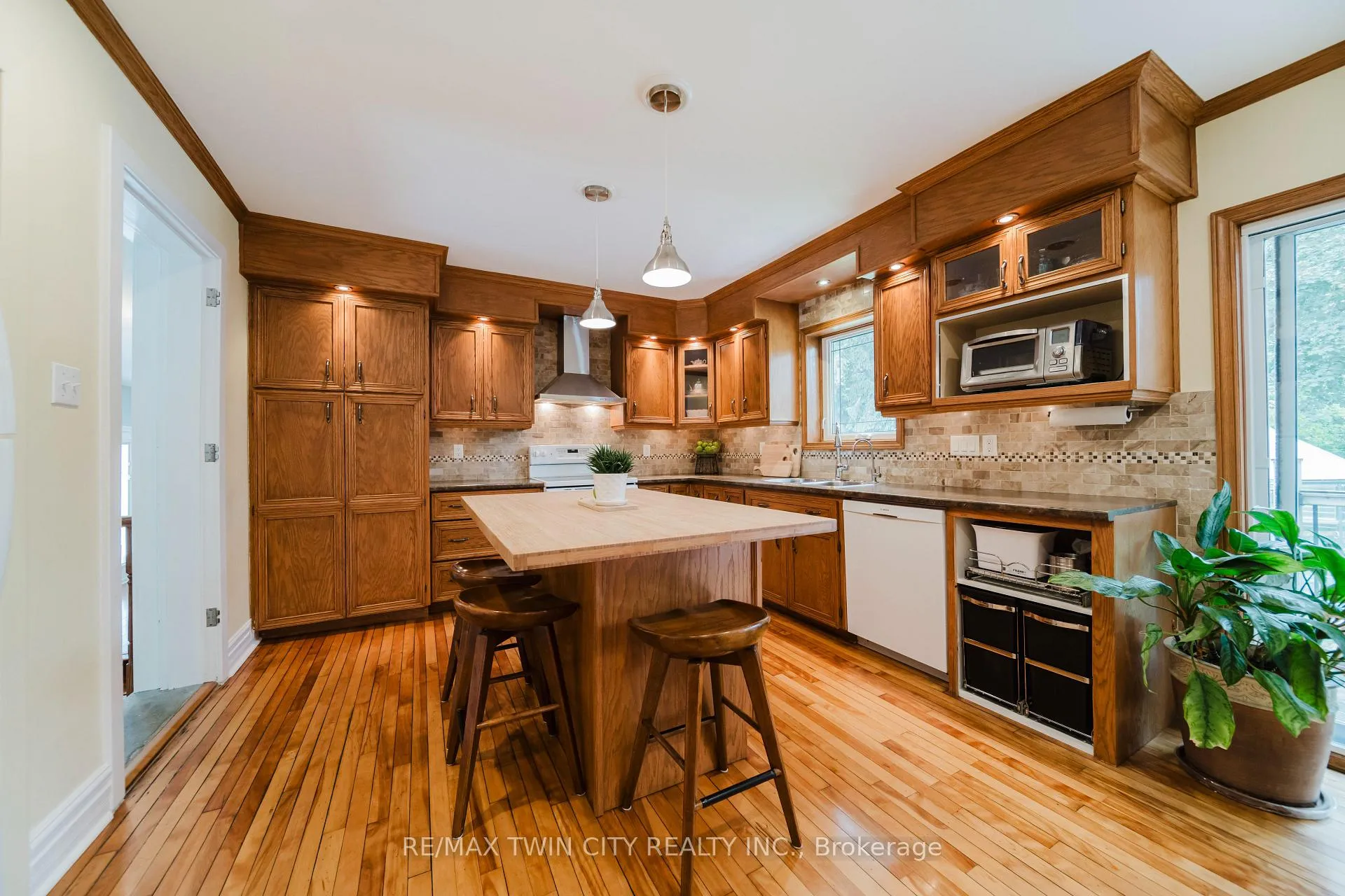 Photo 7 of 2870 Forest Road, Perth East, North Easthope — HOMEH